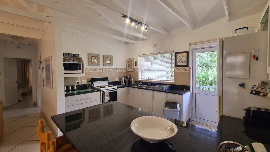 5 Bedroom Property for Sale in Kenton On Sea Eastern Cape